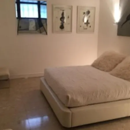 Appartamento Large Triplex With Terrace Near Arc De Triomphe Parigi