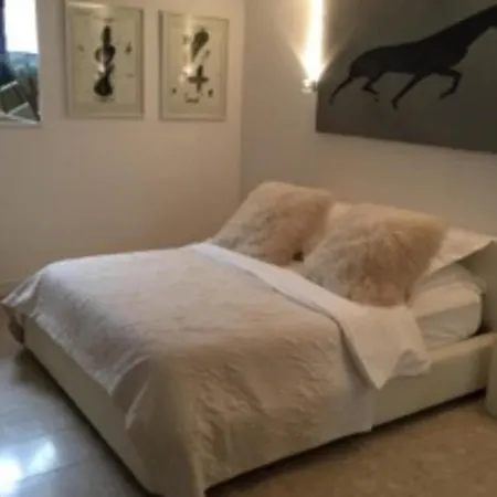 Large Triplex With Terrace Near Arc De Triomphe * Parigi